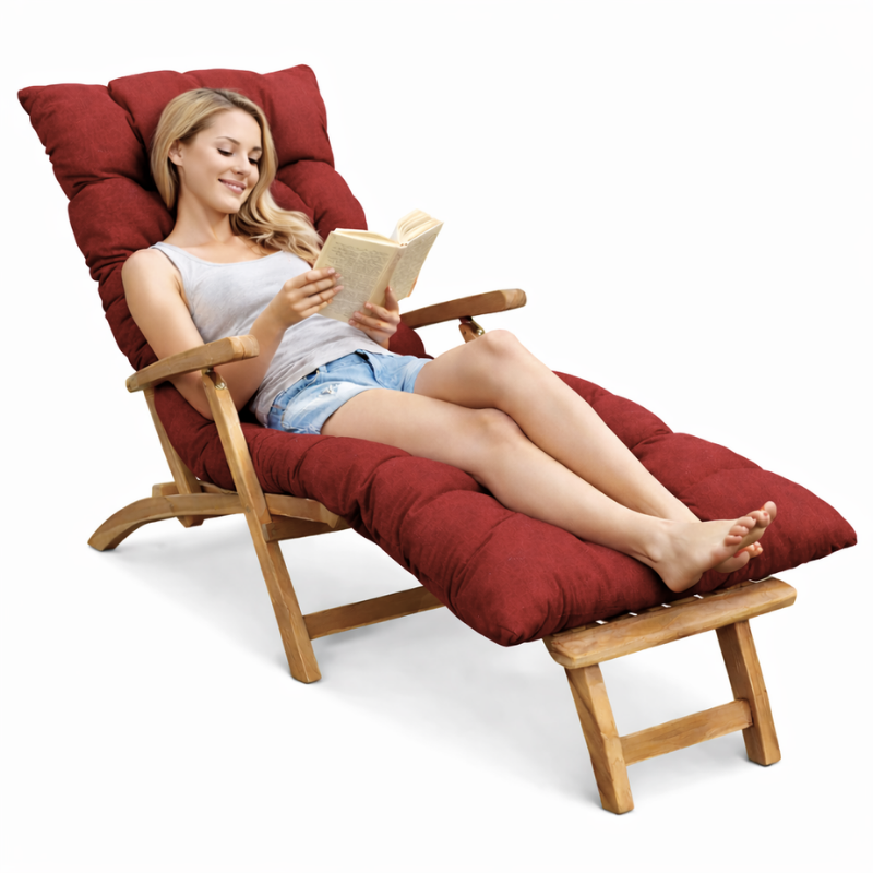 femme allongée sur un coussin bain de soleil