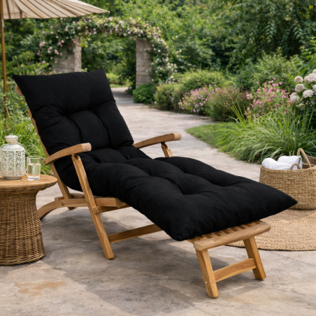 coussin bain de soleil dans un jardin ensoleillé
